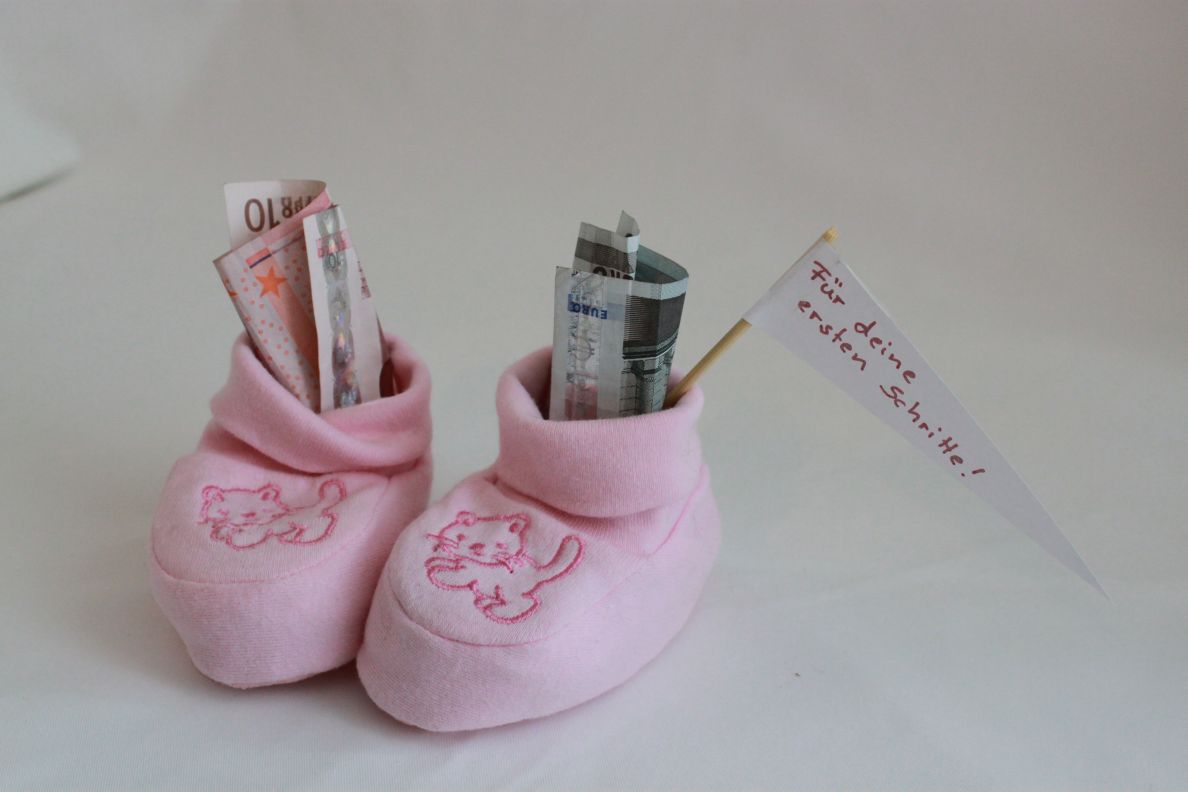 babyschuhe aus geld falten